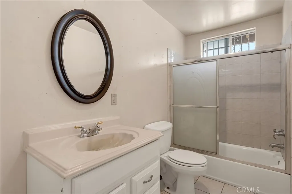 323 E 102nd St., Los Angeles, California 90003 home-pic-21